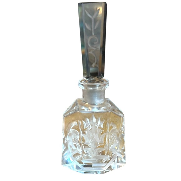 Vintage etched glass scrollwork design crystal perfume bottle - Picture 1 of 6